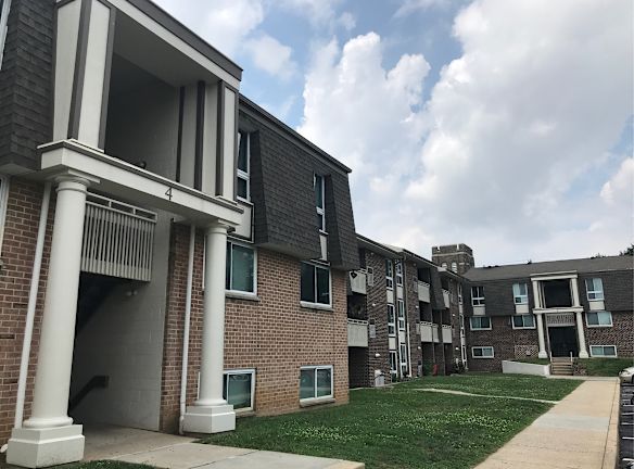 Garden Court Apartments 100 S Marshall St Lancaster PA Apartments