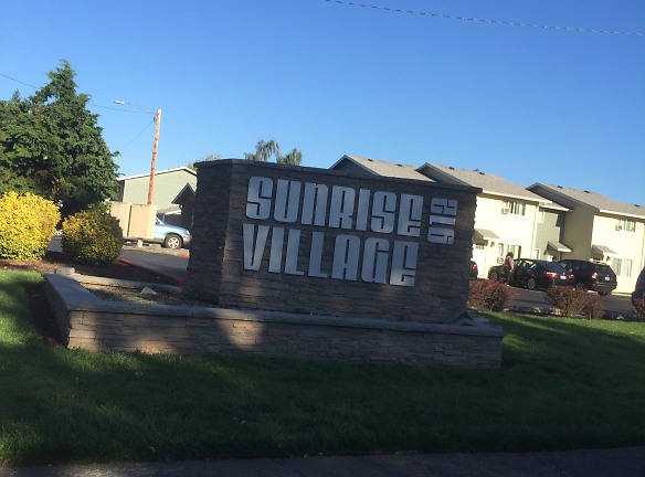 Sunrise Village Apartments - Portland, OR