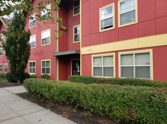 Leander Court Apartments - Portland, OR
