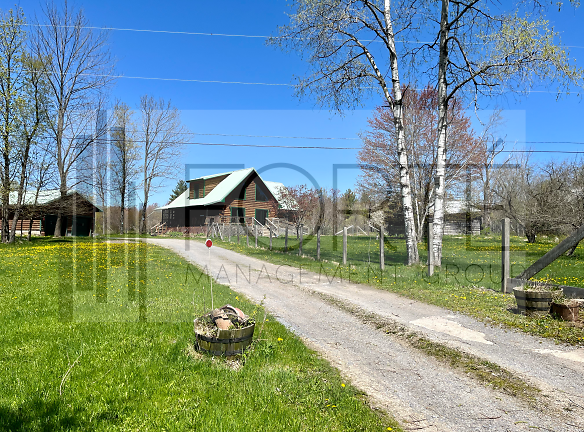 5573 Old State Rd - Carthage, NY