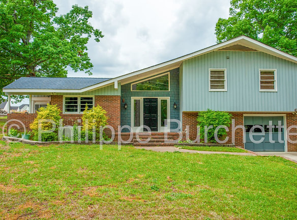 13500 Old Stage Rd - Willow Spring, NC