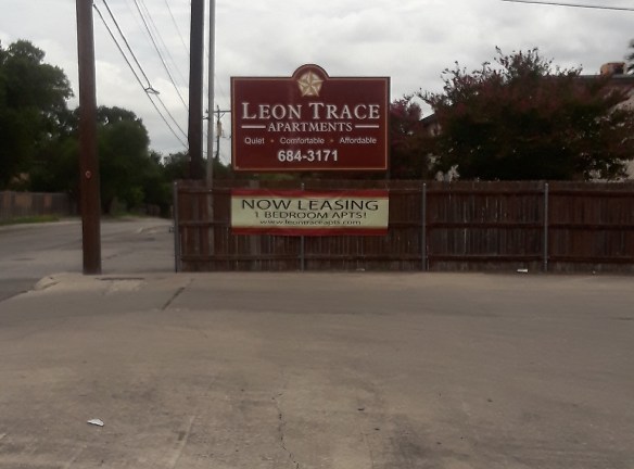 Leon Trace Apartment Homes - San Antonio, TX