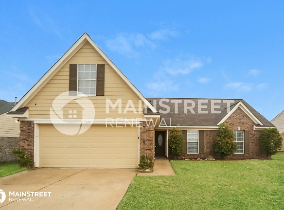 1828 Cresent Ln - Southaven, MS