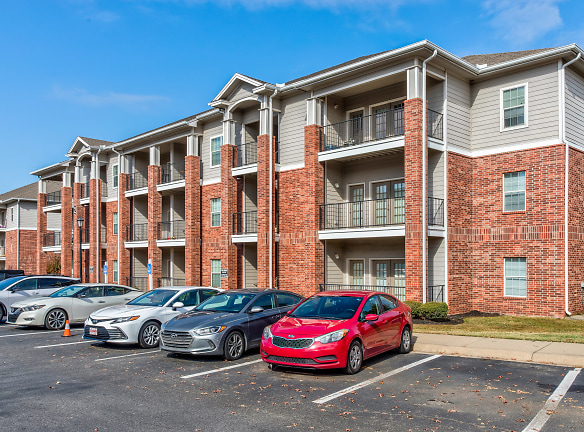 Foothills Apartments - North Little Rock, AR
