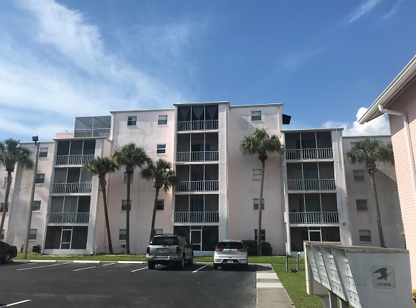 Pelican Bay Apartments - Port Richey, FL