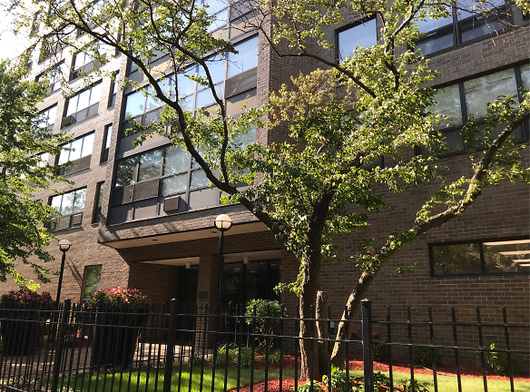 820 Belle Plaine Apartments - Chicago, IL