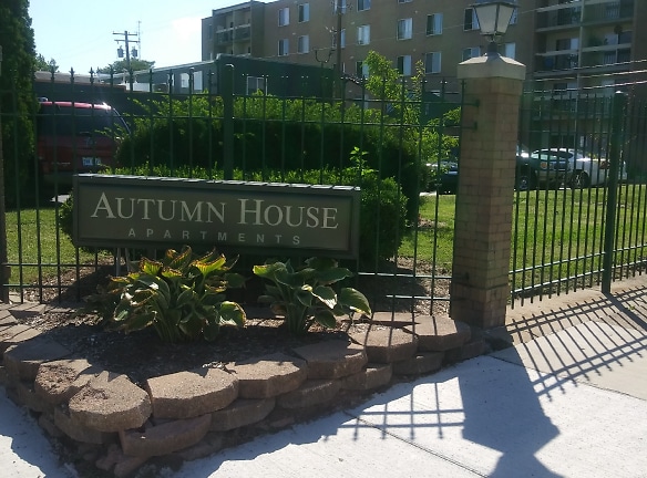 Autumn House Apartments - Ferndale, MI