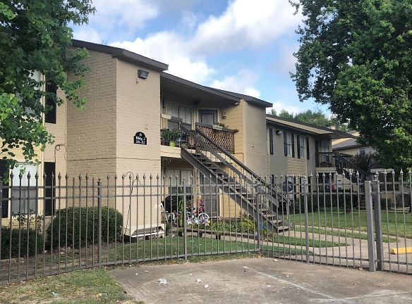 One Camden Court Apartments - Houston, TX