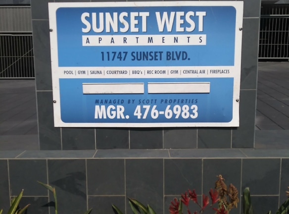 Sundial Sunset-West Apartments - Los Angeles, CA