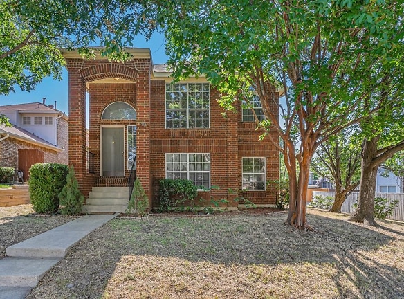 588 Lake Forest Dr - Coppell, TX
