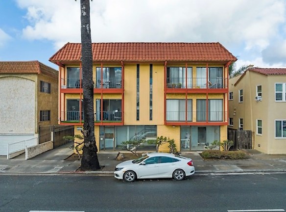 241 Redondo Ave unit 3 - Long Beach, CA