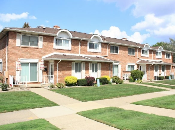 Sterling Commons Townhouse Apartments - Sterling Heights, MI