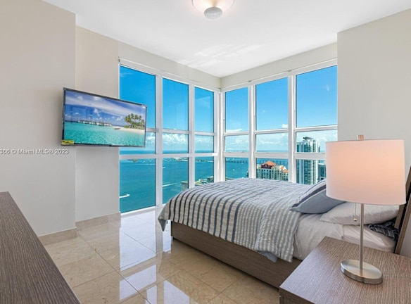 950 Brickell Bay Dr unit 4511 - Miami, FL