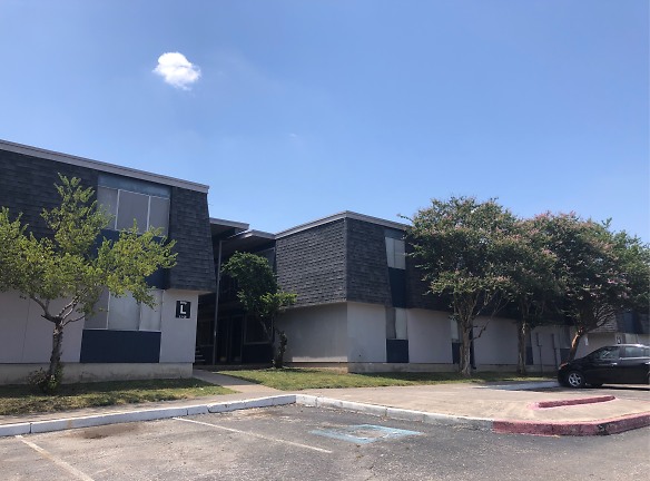 Mcmullen Square Apartments - San Antonio, TX