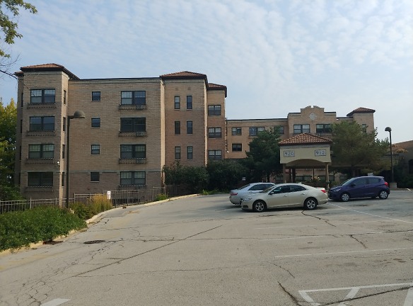 Hawley Ridge Apartments - Milwaukee, WI