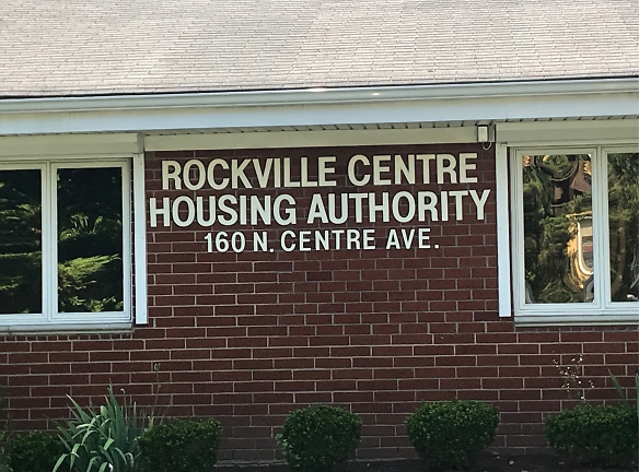 160 N Centre Ave Apartments - Rockville Centre, NY