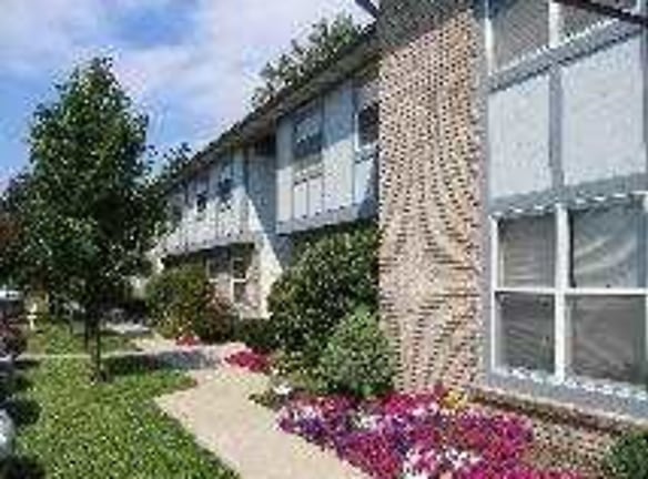 Pine Meadows Apartments - Toledo, OH
