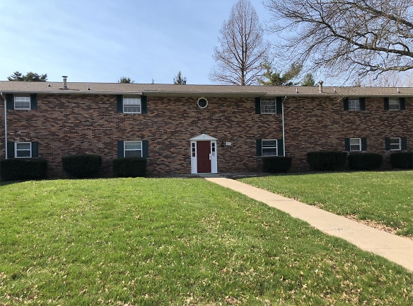 912 E Colonial Manor Dr unit 106 - Greensburg, IN