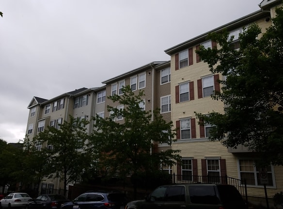 Arna Valley View Apartments - Arlington, VA
