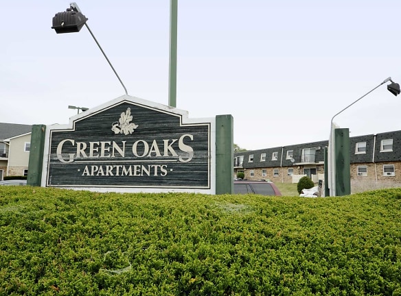 Green Oaks Apartments - Palos Hills, IL