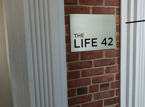 THE LIFE 42 Apartments - Sunnyside, NY