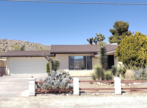 56936 Sunnyslope Dr - Yucca Valley, CA