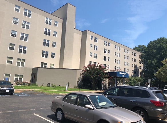 Pinecroft Apartments - Newport News, VA