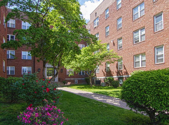 Long Lane Apartments - Upper Darby, PA