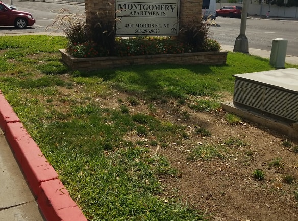 Montgomery Manor Apartments - Albuquerque, NM