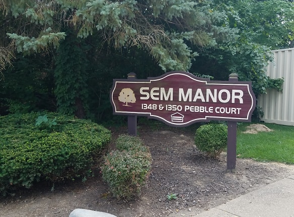 S E M Manor Apartments - Cincinnati, OH