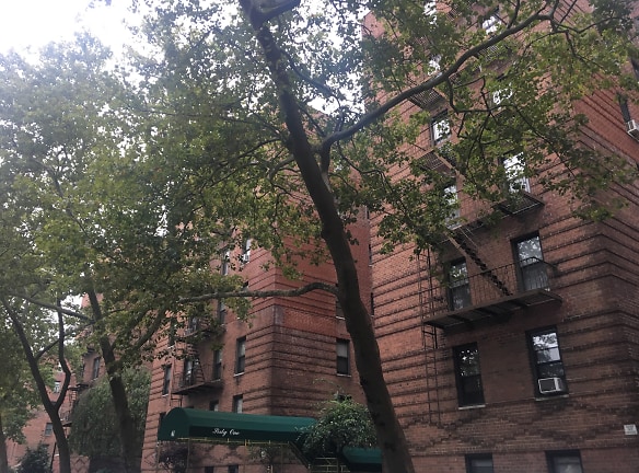 61 OLIVER ST Apartments - Brooklyn, NY