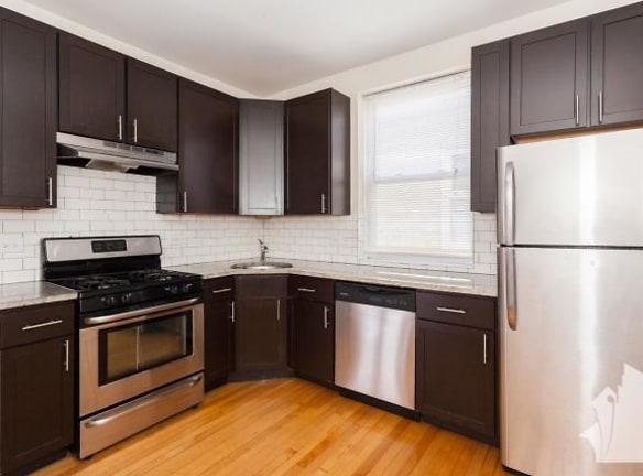 4845 N Wolcott Ave - Chicago, IL