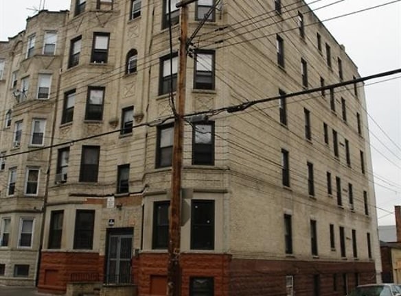 11 Lawrence St #3R - Yonkers, NY