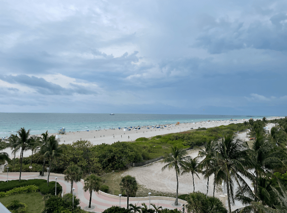 1455 Ocean Dr - Miami Beach, FL