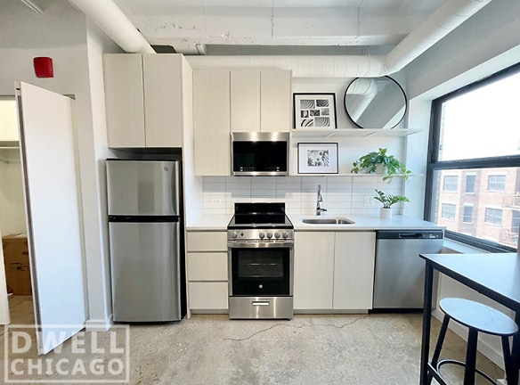 1049 W Lawrence Ave unit 1 - Chicago, IL