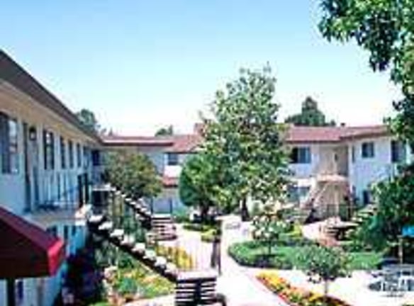 La Hacienda Apartments - Sunnyvale, CA