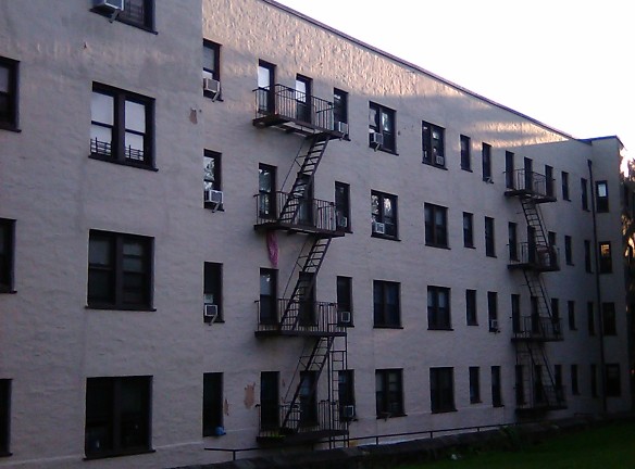 The Seasonwein Gramatan Apartments - Mount Vernon, NY