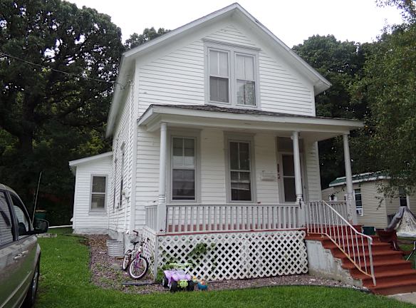 315 Court Street Albert Lea MN 56007 Home For Rent Rentals com