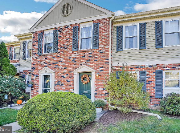 32 Coventry Ct - Blue Bell, PA