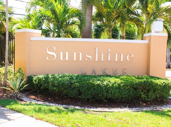 Sunshine Lakes Apartments - Miami, FL