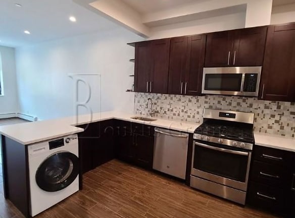 31-14 38th St unit 4 - Queens, NY