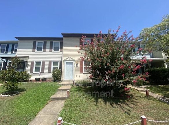 5219 Magnolia Pl - Fredericksburg, VA