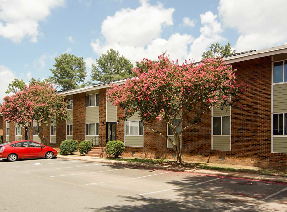 North Oak Apartments - Richmond, VA