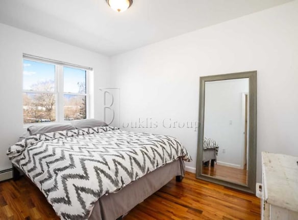 56-31 30th Ave unit 2 - Queens, NY