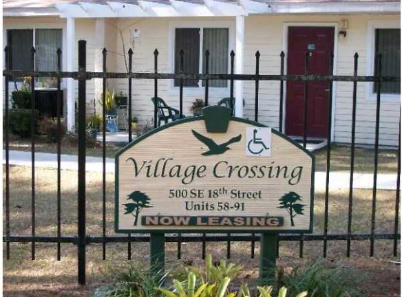 Village Crossing Apartments - Gainesville, FL
