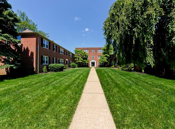 70 Court Dr - Wilmington, DE