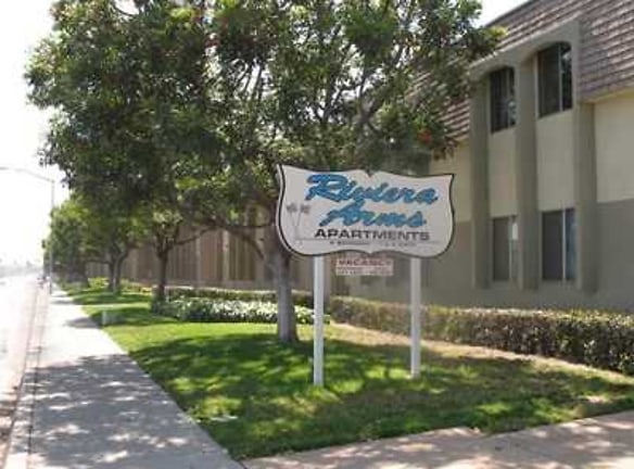 Riviera Arms Apartments - San Diego, CA