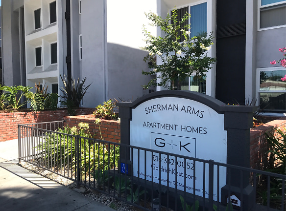 Sherman Arms Apartments - Reseda, CA