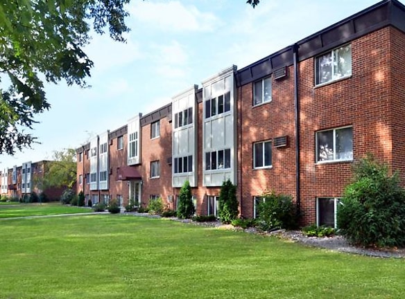 Centennial Commons Apartments - Roseville, MN