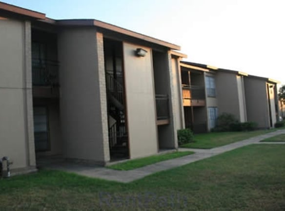 Twin Oaks Apartments - Pasadena, TX